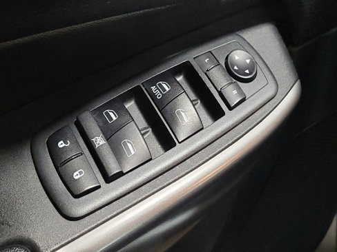 Used 2019 Jeep Cherokee Latitude w/ Popular Appearance Group image 27