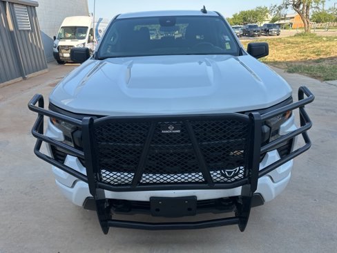 Used 2023 Chevrolet Silverado 1500 Custom image 2