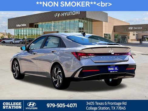 Used 2025 Hyundai Elantra Sport image 5
