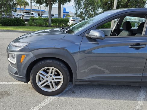 Used 2021 Hyundai Kona SE image 10