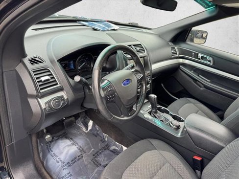 Used 2016 Ford Explorer XLT w/ Equipment Group 201A image 12