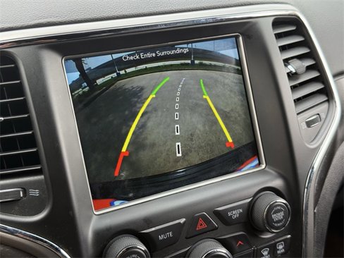 Used 2018 Jeep Grand Cherokee Altitude image 17