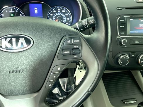 Used 2016 Kia Forte EX image 12