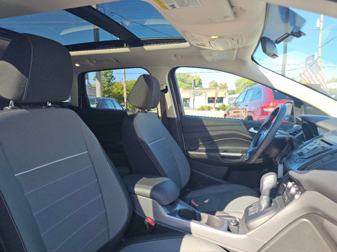 Used 2015 Ford Escape SE image 25