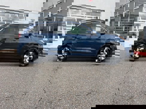 Used 2020 Kia Niro LX image 21