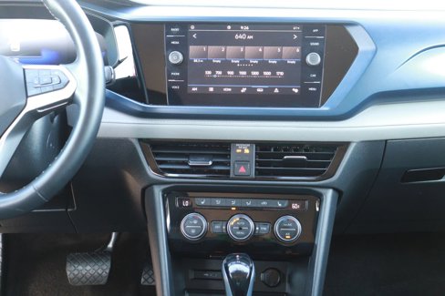 Used 2024 Volkswagen Taos SE image 14