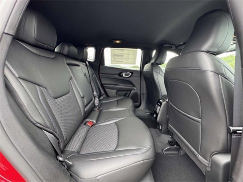 New 2025 Jeep Compass Latitude w/ Altitude Special Edition image 16