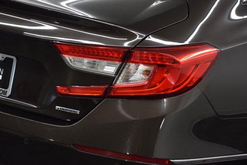 Used 2018 Honda Accord Touring image 9