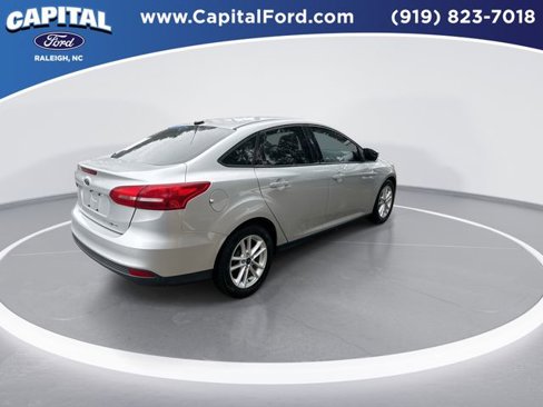 Certified 2017 Ford Focus SE image 8