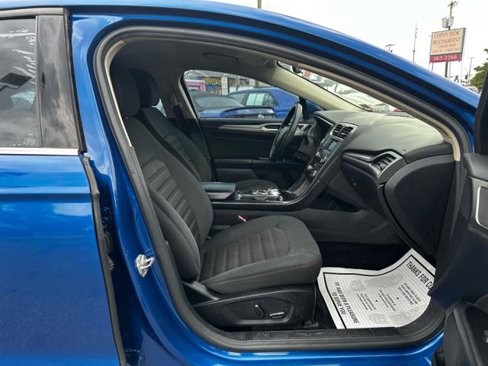 Used 2017 Ford Fusion SE image 16