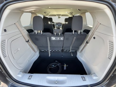 Used 2021 Chrysler Pacifica Touring w/ Cold Weather Group image 27