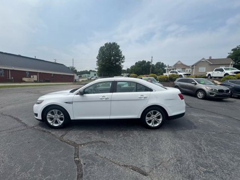 Used 2017 Ford Taurus SE image 6