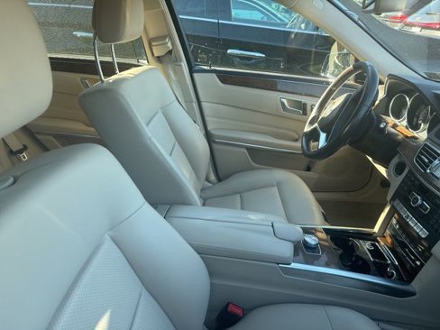 Used 2014 Mercedes-Benz E 350 4MATIC Wagon image 4