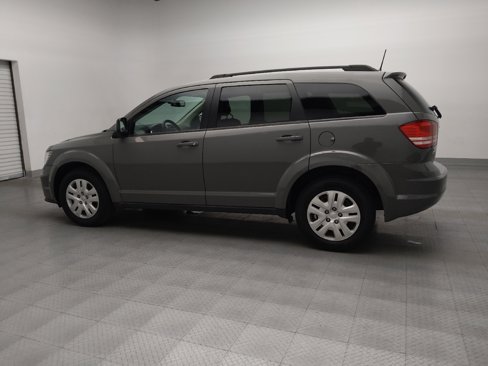 Used 2020 Dodge Journey SE w/ SE Popular Equipment Group image 3