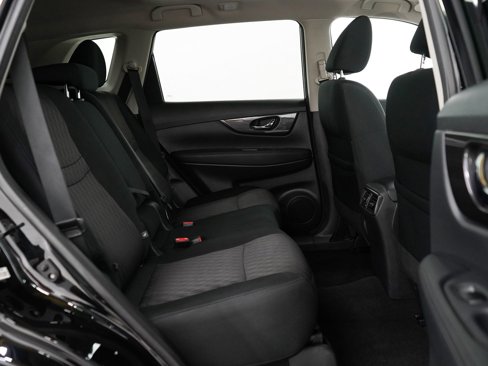 Used 2020 Nissan Rogue SV image 12
