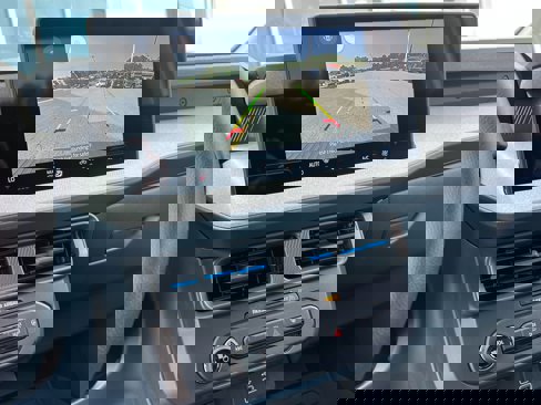 New 2025 Ford Maverick XLT image 18
