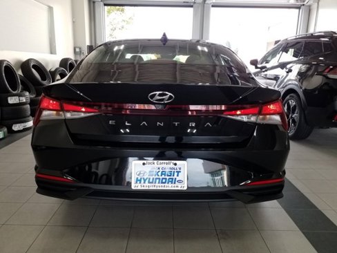 Used 2021 Hyundai Elantra SEL w/ Convenience Package image 22