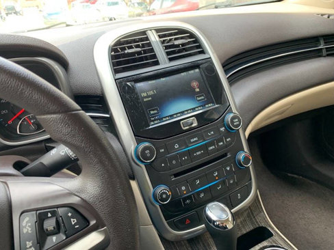 Used 2016 Chevrolet Malibu LT image 16