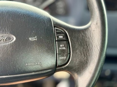 Used 1999 Ford F250 Lariat image 25