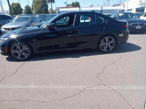 Used 2022 BMW 330e w/ Premium Package image 9