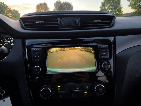 Used 2020 Nissan Rogue Sport S image 26