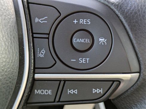 Used 2022 Toyota Camry LE image 23