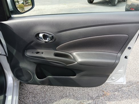 Used 2019 Nissan Versa SV image 14
