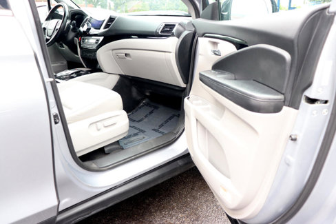 Used 2016 Honda Pilot Touring image 17