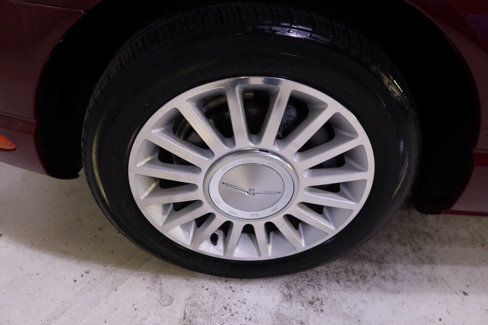 Used 2004 Ford Thunderbird Deluxe image 10