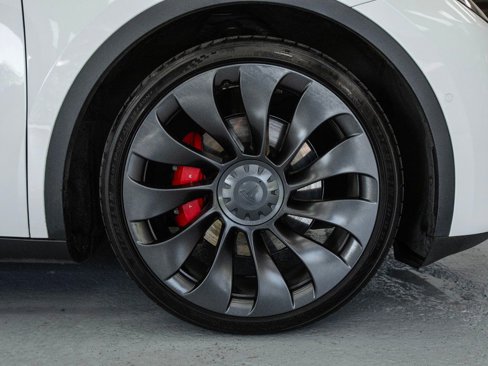 Used 2020 Tesla Model Y Performance image 12
