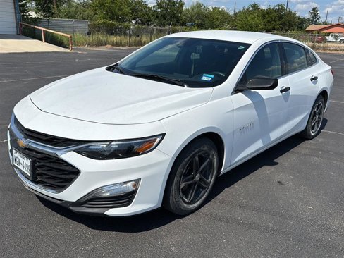 Used 2024 Chevrolet Malibu LS image 2