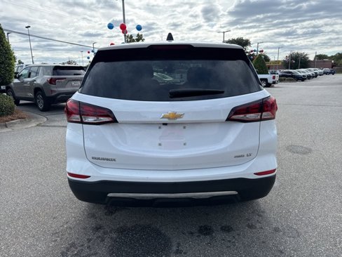 Used 2023 Chevrolet Equinox LT w/ Driver Convenience Package image 3