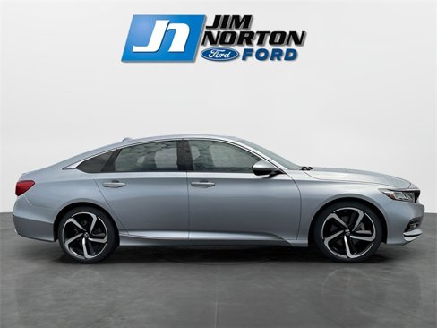 Used 2019 Honda Accord Sport image 2