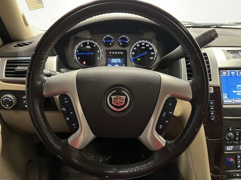 Used 2012 Cadillac Escalade Luxury image 6