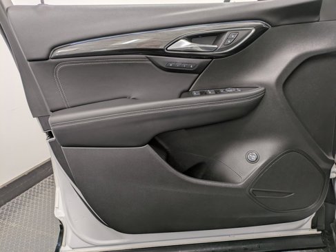 Used 2023 Buick Envision Essence w/ Sport Touring Package image 8