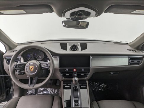 New 2026 Porsche Macan image 16