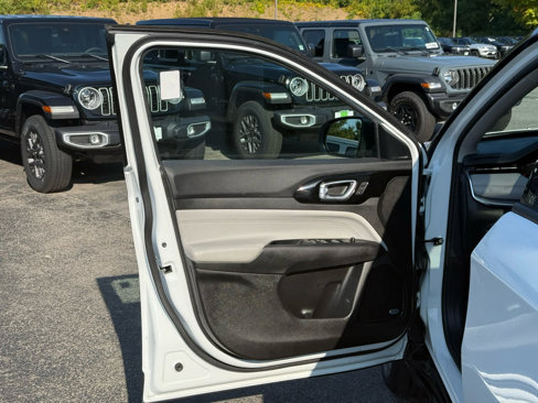 Used 2022 Jeep Compass Limited w/ Elite Group image 19