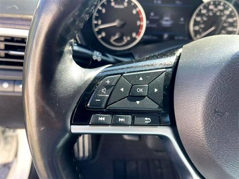 Used 2019 Nissan Altima 2.0 Edition One image 10