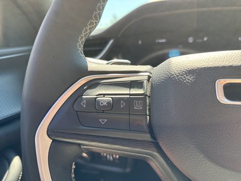 Used 2024 Jeep Grand Cherokee L Laredo image 15