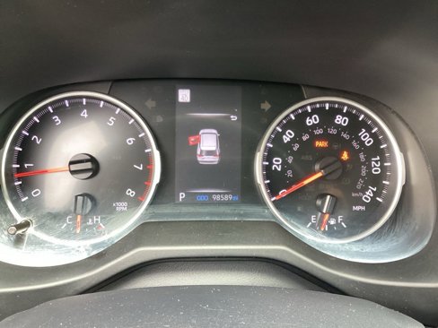 Used 2020 Toyota RAV4 LE image 18