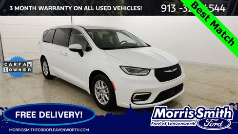 Used 2023 Chrysler Pacifica Touring-L image 1