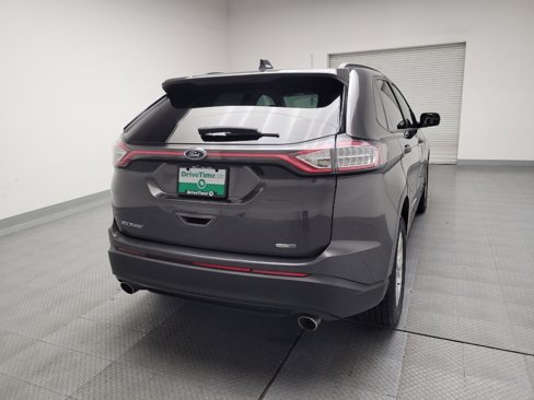 Used 2017 Ford Edge SE image 7