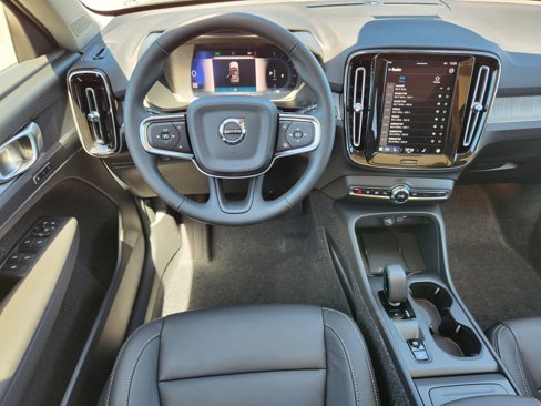 New 2025 Volvo XC40 B5 Core w/ Protection Package image 15