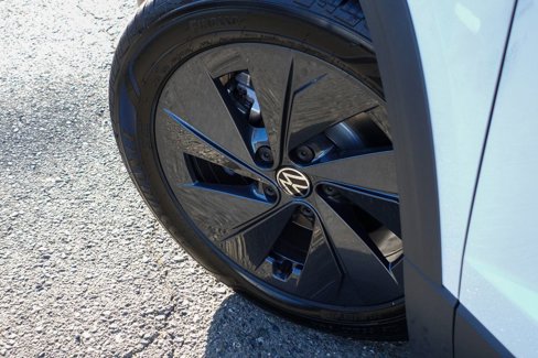 New 2025 Volkswagen Taos S image 9