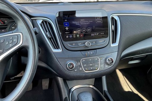 Used 2022 Chevrolet Malibu LT image 6
