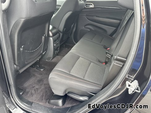 Used 2016 Jeep Grand Cherokee Laredo 75th Anniversary image 24