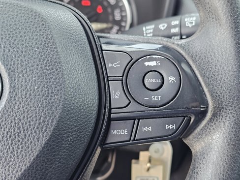 Used 2019 Toyota RAV4 LE image 21