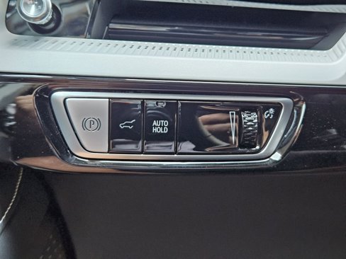New 2025 Cadillac Optiq Luxury 1 image 22