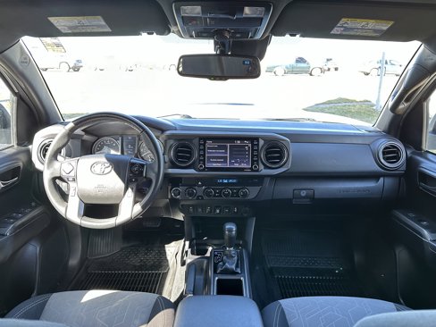 Used 2022 Toyota Tacoma TRD Off-Road image 24
