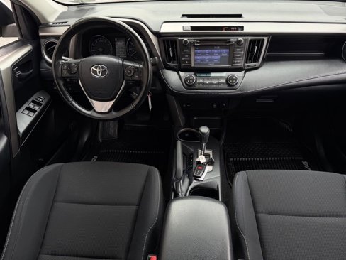 Used 2018 Toyota RAV4 XLE image 19